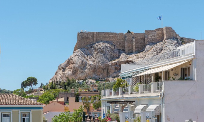 Plaka Apartment | Downtown Cocoon with Roof Deck