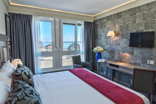 Le Prieure Hotel | Drake Longchamp