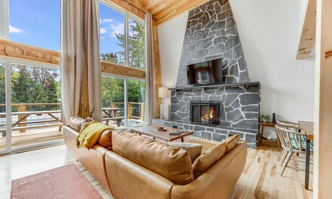 Greenville Junction Cabin | Dreamy 5 bedroom cabin in Greenville