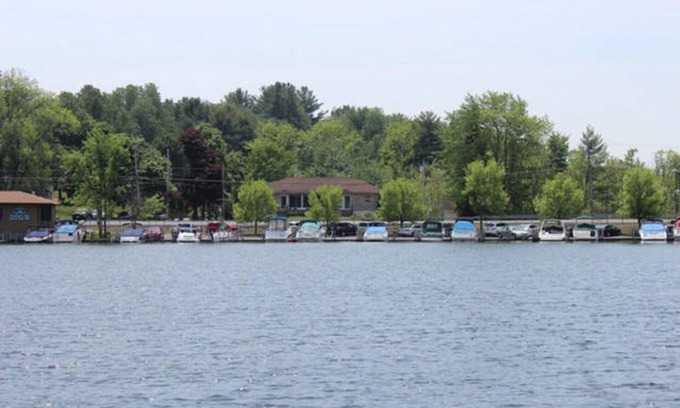 Lake George Apartment | Dunham's Bay Lakeside Apartment (Sleeps 6)