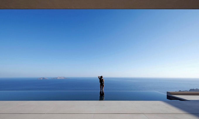 Vizari Villa | Earthy Architecture Meets Endless Blue by etouri