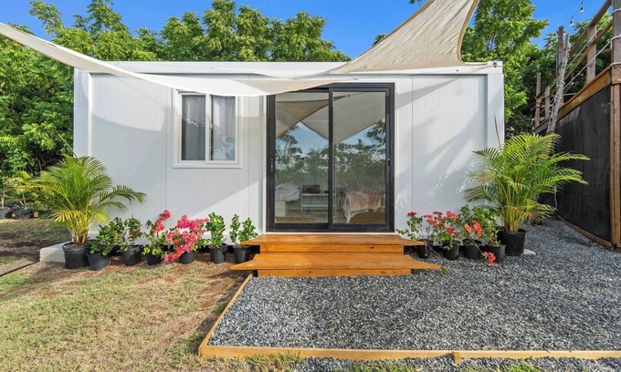 Llanos Costa Cottage | Eco-Friendly Glamping with Private Pool
