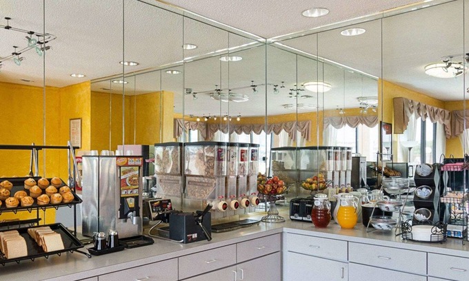 Hillsboro Hotel | Econo Lodge Hillsboro I-35