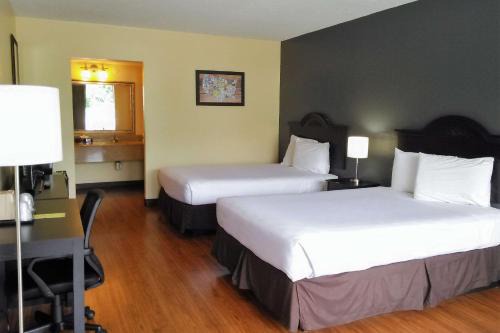 National Gardens Cabin | Econo Lodge Ormond Beach North - Daytona