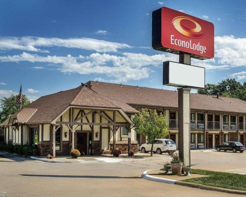 Sunset Hills Cabin | Econo Lodge University