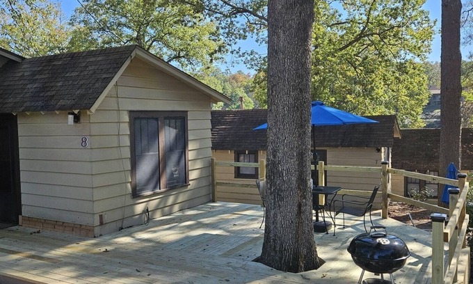 Mid America Cottage | Edgewater Resort 1 Bedroom - Pet Friendly