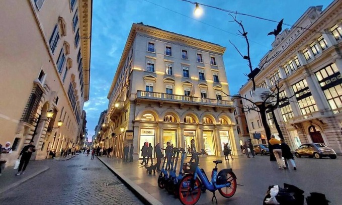 Rione XVI Ludovisi Apartment | Elegant and Spacious Apartment Near Via Veneto