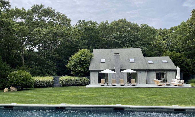 East Hampton House | Elegant, Stylish & Serene Retreat - East Hampton Central & Private Location!