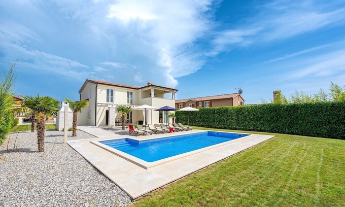 Labinci Villa | Elegant villa with private pool near Porec