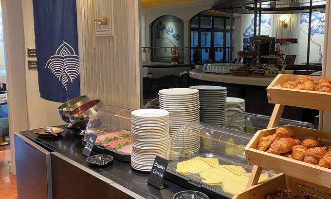 Earl's Court Hotel | Ellen Kensington