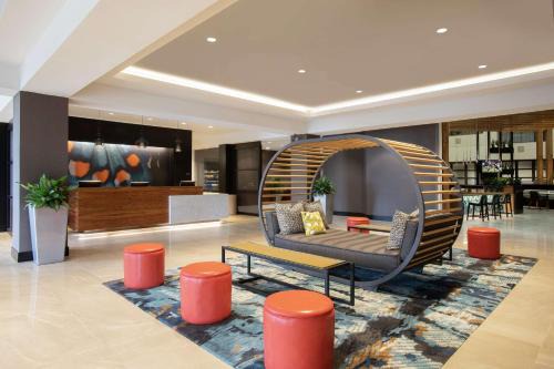Airport North Hotel | Embassy Suites by Hilton Orlando Airport