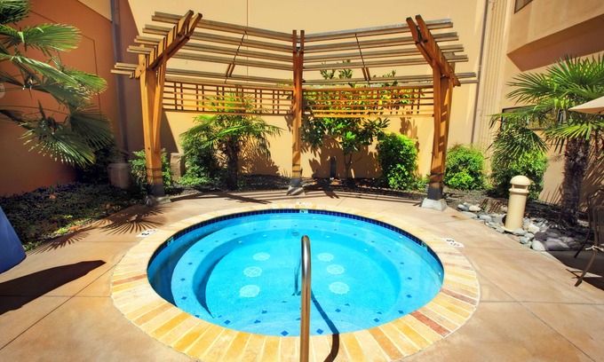 Fife Hotel | Emerald Queen Hotel & Casino