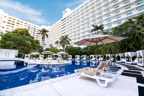 Costera Acapulco Hotel | Emporio Acapulco