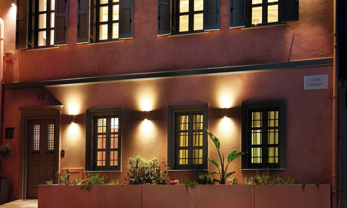 Plaka House | EN PLAKA Athens Elegant Estate