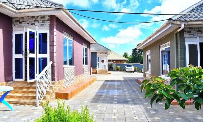 Entebbe House | Entebbe Virtue Residence bnb, wifi, airport pckup