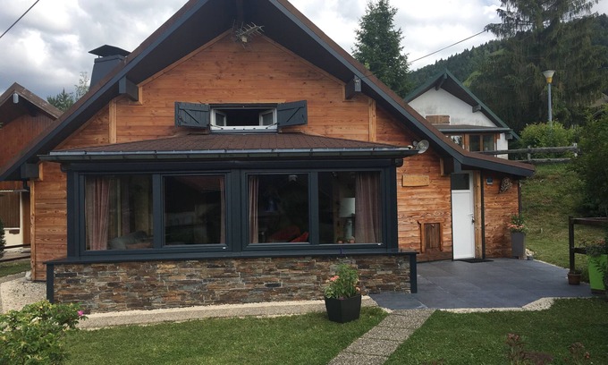 Metabief Ski Chalet | ENTIRELY RENOVATED CHALET "LE CLOS DES 9", IN METABIEF, 5 PEOPLE