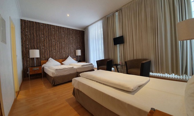 Neukoelln Hotel | Erlanger Hof