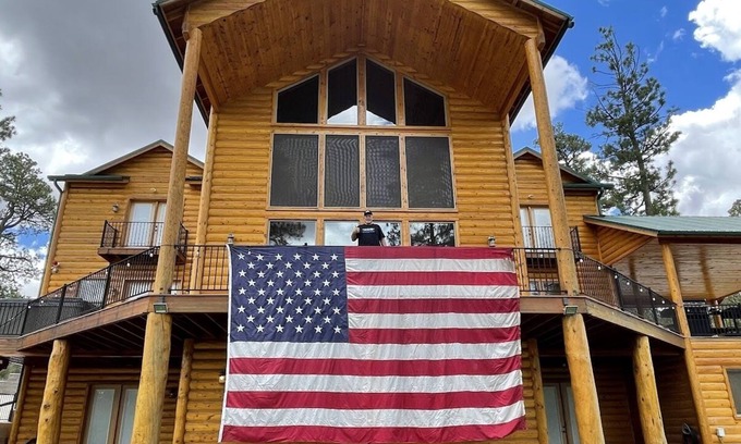 Heber Cabin | Escape to the Majestic Trophy Buck Lodge