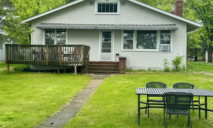 Nisswa Cabin | Ethel's Cottage-on the shore of Gull Lake Nisswa MN