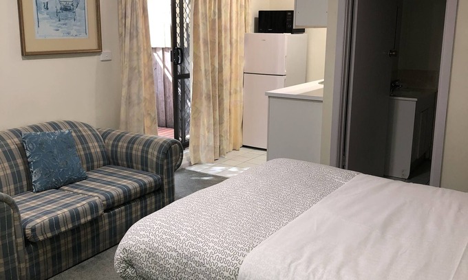 Malvern East Hotel | Evancourt Motel