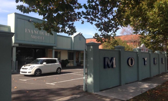 Malvern East Hotel | Evancourt Motel Malvern East