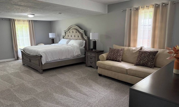 Woodfield House | Everything new! 1 min to Ft Jackson