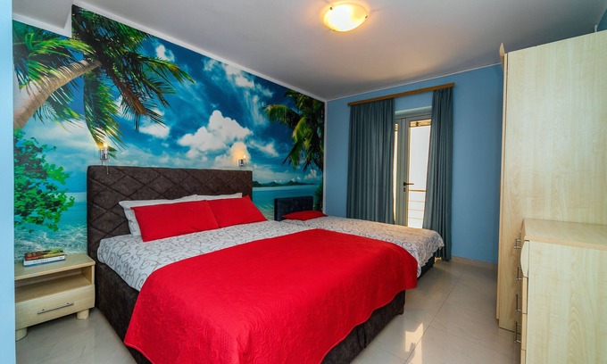 Rafajlovici Apartment | Exclusive 2 bedrooms apartment, 2 minutes walk to a sandy beach.