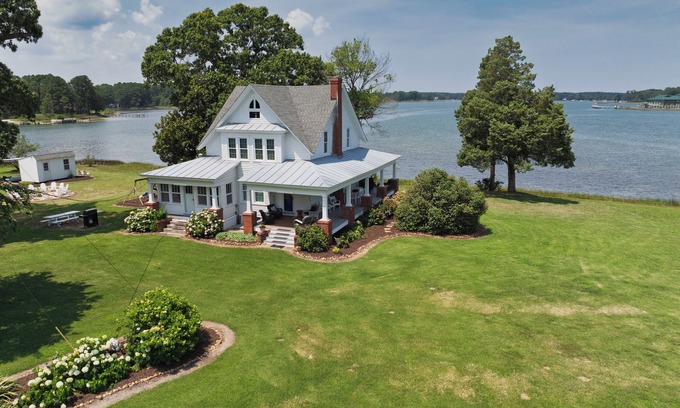 Bohannon House | Experience the Best of Mathews Riverfront Living here at Mariner's Legacy!