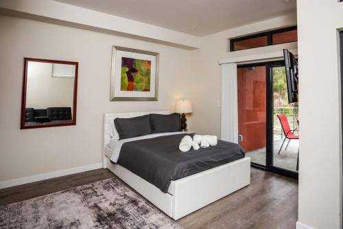 Bankers Hill Hotel | Explore Balboa Park From Your Cozy Studio w Patio