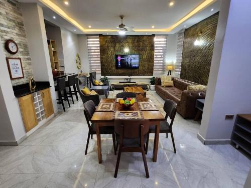 Entebbe House | Exquisite 3Bed 3Bath Lake View Home in Entebbe