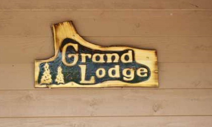 Orr Cabin | Facowie Lodge - (Grand Lodge), Premiere Lodging near Crane Lake, MN