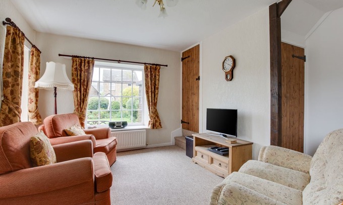 Hawes House | Fair View Cottage - Three Bedroom House, Sleeps 6