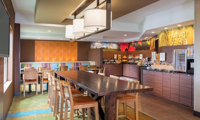 Valparaiso Hotel | Fairfield Inn and Suites by Marriott Valparaiso