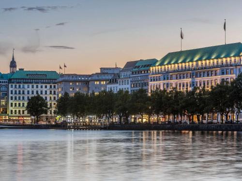 Neustadt Hotel | Fairmont Hotel Vier Jahreszeiten