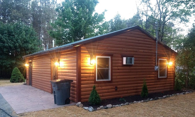 Mears Cabin | FAITH -CABIN at UPPER SILVER LAKE Sand dunes close by ~ 6 Person/2 Bedroom