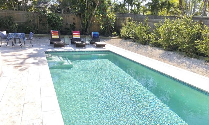 Palma Sola House | FALL IN LOVE with this spotless pet friendly pool home minutes from Anna Maria!