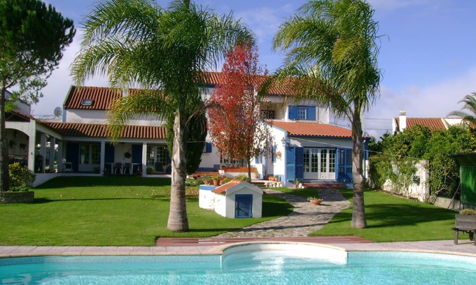Riachos House | Family House, halfway Lisbon/Fatima, lovely garden, private pool