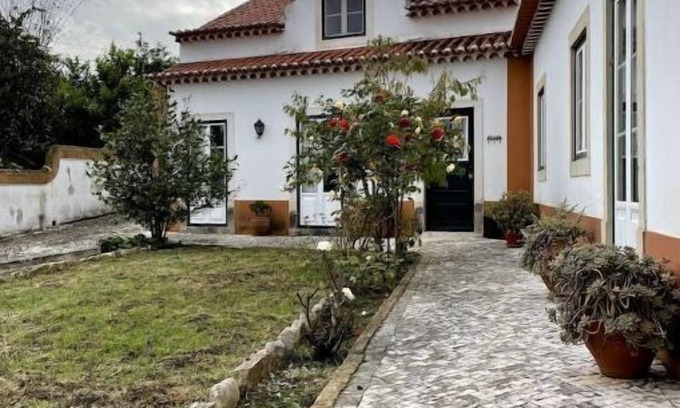 Tomar House | Family and Pet Friendly Home w Pool, Hottub, Outdoor Kitchen/Shower, BBQ, & More