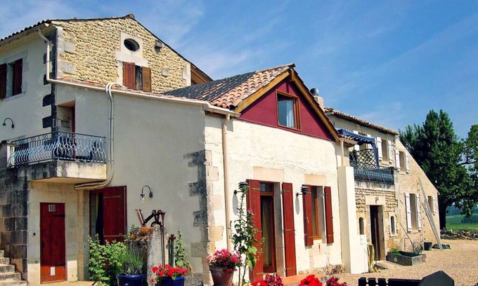 Saint-Georges-des-Agouts House | Family House with Large Heated Infinity Pool and Spectacular Views