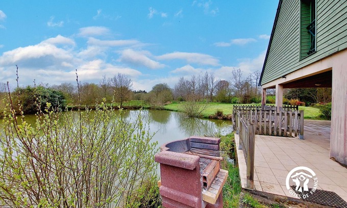 Saint-Mars-sur-la-Futaie Cottage | Family cottage with private pond and accessible features in Saint-Mars-sur-la-Futaie