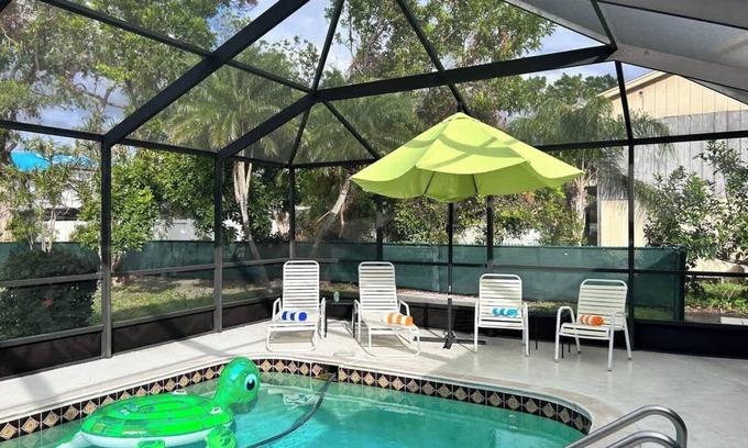 Palma Sola House | Family-Friendly 4BR Renovated Pool, Games, Grill Near Manatee River