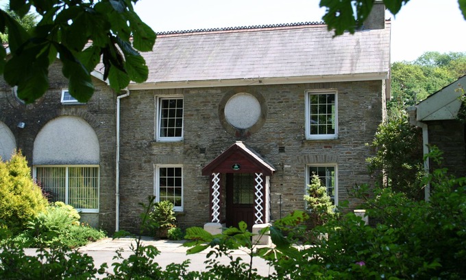 Margam Cottage | Family friendly coachhouse in idyllic setting with extensive private grounds and free WiFi