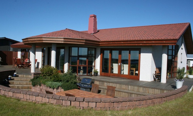 Vogar House | Family friendly Ocean Front Villa. Beds for 9 per. Crib/baby carriage/high chair