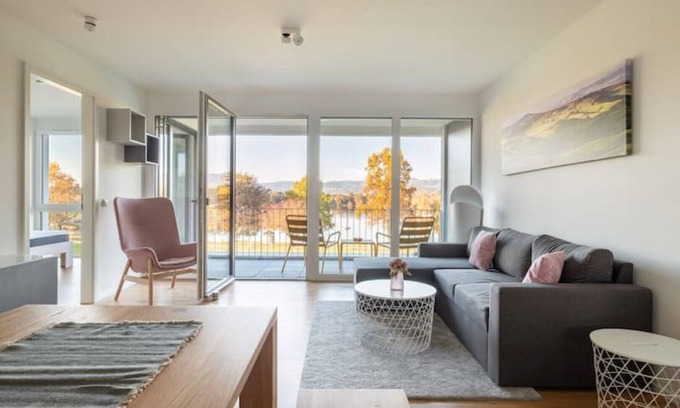 Salem Apartment | Family-friendly vacation apartment "Badespaß" directly on the lake with balcony