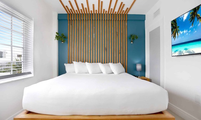 City Center Hotel | Family & Friends Getaway! Grocery Deliveries, Garden, Short Walk to Ocean Drive!