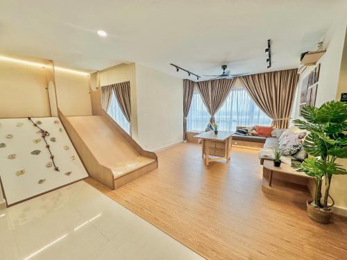 Medini Apartment | Family Luxury Condo with Slides near Legoland, Medini Signature by KidsCastle