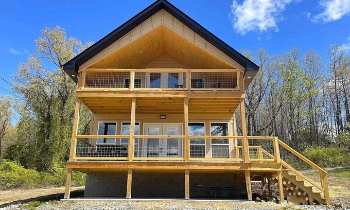 Henderson Cabin | Family/Pet Friendly, Peaceful Cabin, Lakeview, Deck with Norfork Lake viewsnn n
