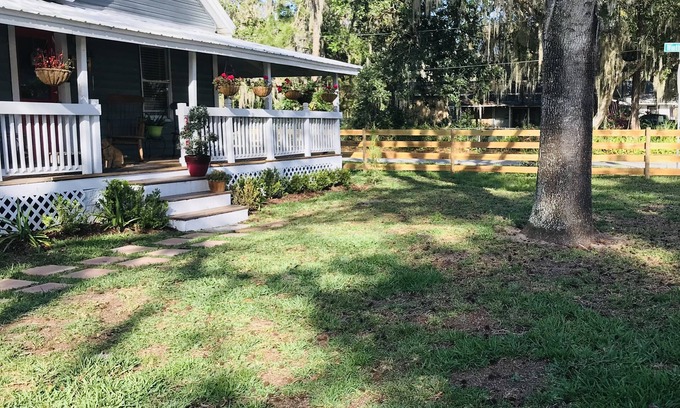 Umatilla Cottage | Family Time! This Cute Cottage is waiting you for a unique experience!
