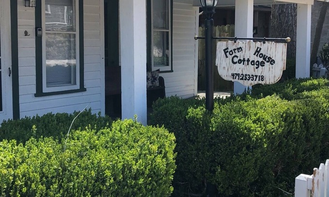 Eureka Springs Historic District House | Farm House Cottage