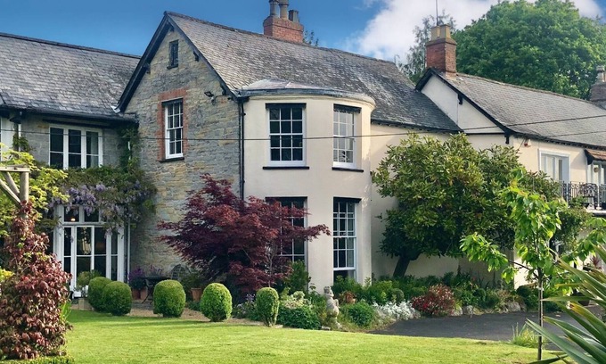 Hatch Beauchamp Hotel | Farthings Hotel and Restaurant